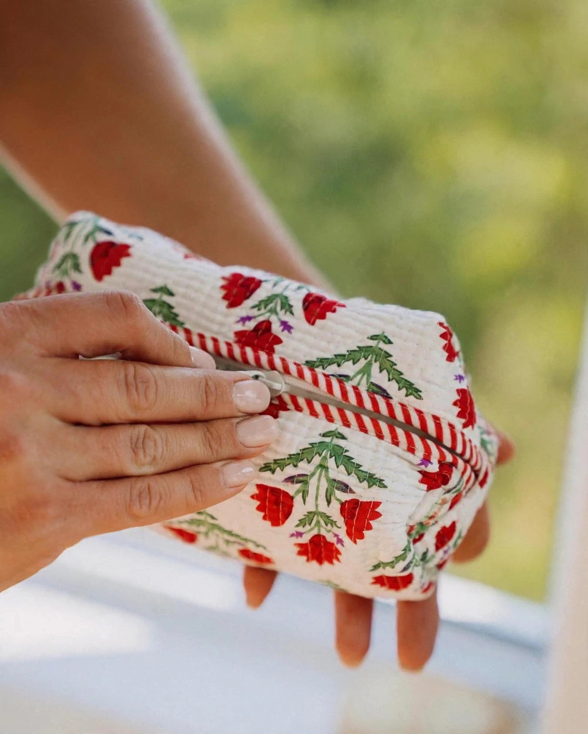 White Red Set Of 3 Pouches